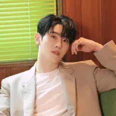 聆聽 Park Hyun Ho、觀看音樂影片、閱讀小傳、查看巡演日期等！