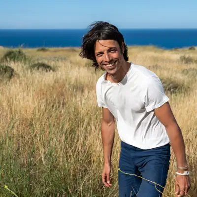 Listen to Mathieu Des Longchamps, watch music videos, read bio, see tour dates & more!