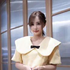 Vevila Fanを聴いたり、ミュージックビデオを鑑賞したり、経歴やツアー日程などを確認したりしましょう！