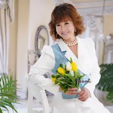 聆聽 설화、觀看音樂影片、閱讀小傳、查看巡演日期等！