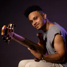 Listen to Michael Pipoquinha, watch music videos, read bio, see tour dates & more!