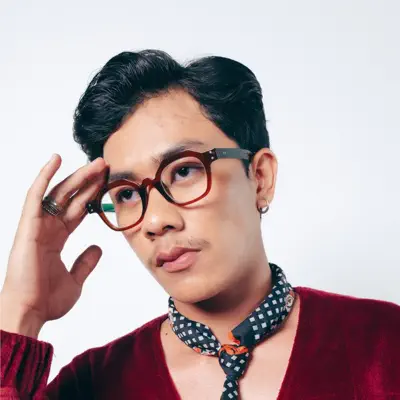 Listen to Kenriz, watch music videos, read bio, see tour dates & more!