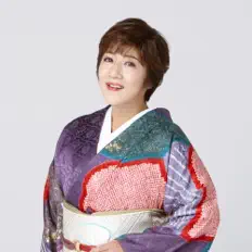 Escucha a Hattori Hiroko, mira vídeos musicales, lee la biografía, consulta fechas de giras y mucho más.