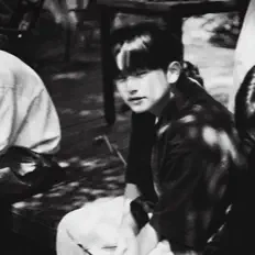 리베르타을(를) 듣고, 뮤직 비디오를 보고, 약력을 읽고, 투어 일정 등을 확인하세요!