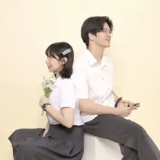 收听 Holyz、观看音乐视频、阅读小传、查看巡演日期等 ！