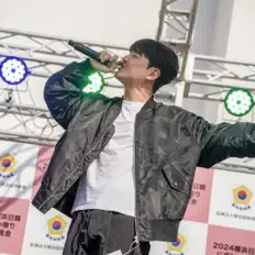 Posłuchaj wykonawcy XX_PhoVia, obejrzyj teledyski, przeczytaj biografię, zobacz daty tras koncertowych i nie tylko!