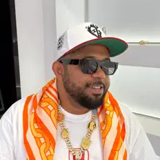 Écoutez Johnny Doc, regardez des vidéoclips, lisez la biographie, consultez les dates de tournée et plus encore !