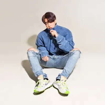 Listen to 유월, watch music videos, read bio, see tour dates & more!