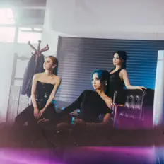 聆聽 ALL IN、觀看音樂影片、閱讀小傳、查看巡演日期等！