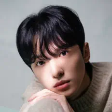 Hör dir eojin an, schau dir Musikvideos an, lies die Biografie, finde Tourdaten und mehr!