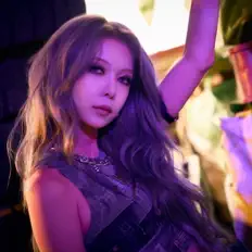 DAMI सुनें, म्यूज़िक वीडियो देखें, बायो पढ़ें, दौरे की तारीखें और बहुत कुछ देखें!