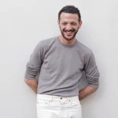 Poslechněte si interpreta Vincent Dedienne, sledujte hudební videa, přečtěte si životopis, podívejte se na data turné a další informace.
