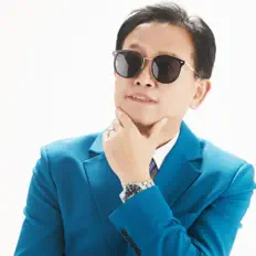 收听 김영철、观看音乐视频、阅读小传、查看巡演日期等 ！