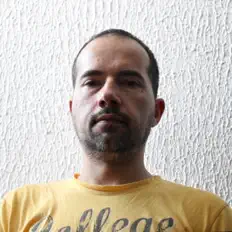 聆聽 Ogi Feel the Beat、觀看音樂影片、閱讀小傳、查看巡演日期等！