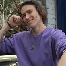 Ascolta Surrayz, guarda video musicali, leggi la biografia, vedi le date del tour & altro!