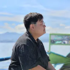 헤이본을(를) 듣고, 뮤직 비디오를 보고, 약력을 읽고, 투어 일정 등을 확인하세요!