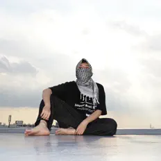 Écoutez Ryochi, regardez des vidéoclips, lisez la biographie, consultez les dates de tournée et plus encore !