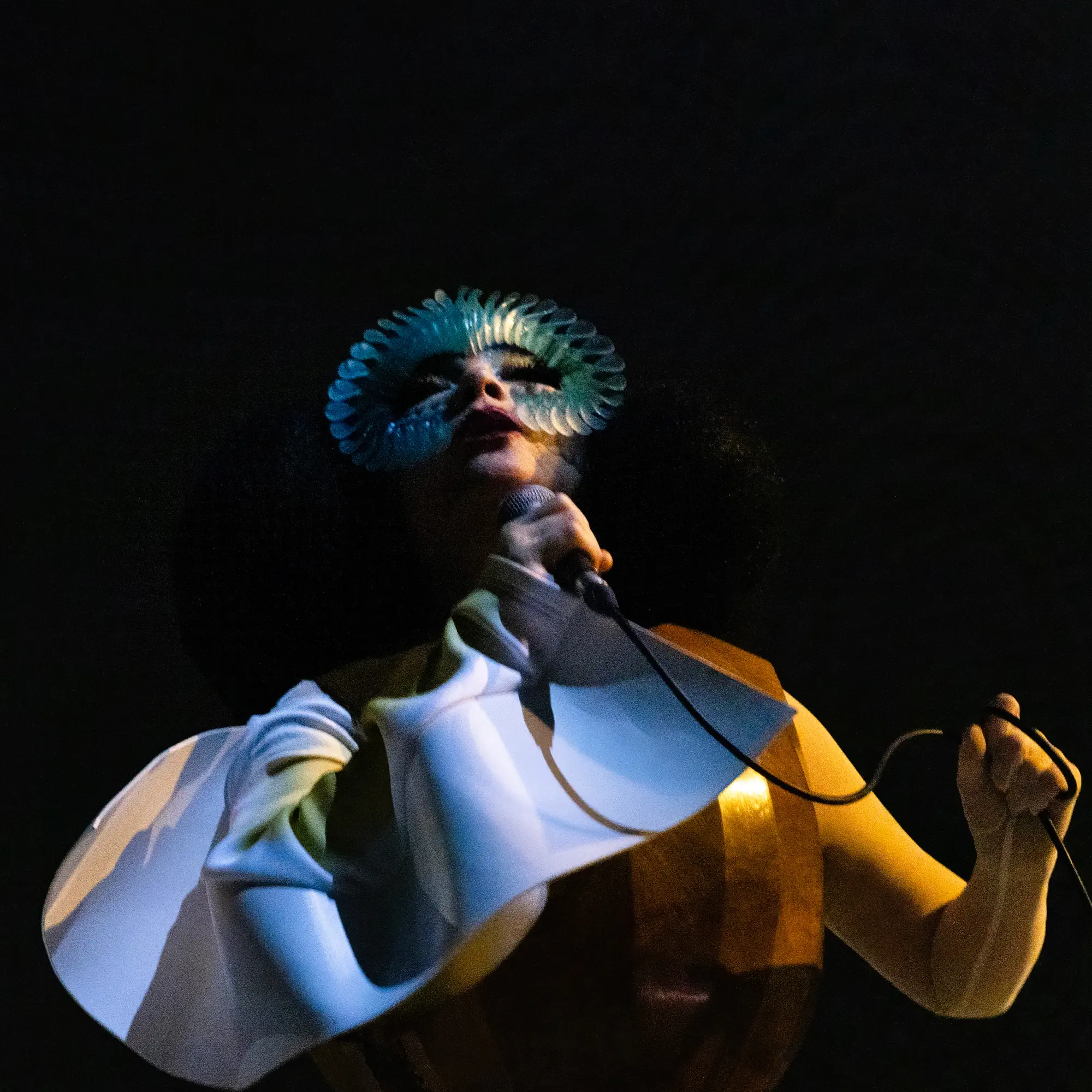Gling Glo - Björk: Song Lyrics, Music Videos & Concerts