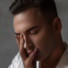 Écoutez HONZYK, regardez des vidéoclips, lisez la biographie, consultez les dates de tournée et plus encore !