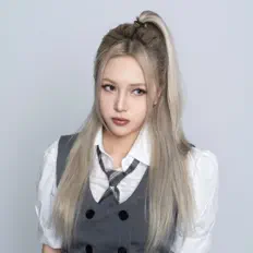 Ouça YURIAN, assista a videoclipes, leia a biografia, veja as datas das turnês e mais!