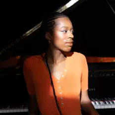 제네바 카네 메이슨을(를) 듣고, 뮤직 비디오를 보고, 약력을 읽고, 투어 일정 등을 확인하세요!