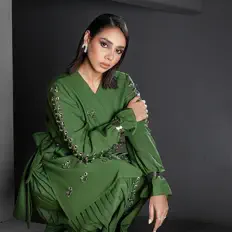 收听 Haneen、观看音乐视频、阅读小传、查看巡演日期等 ！