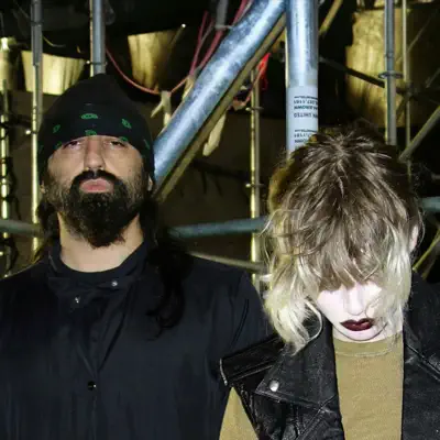 Crystal Castles — Shazam
