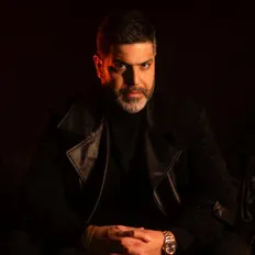 Escucha a Walid El Hajiri, mira videos musicales, lee su biografía, consulta las fechas de las gira y más.