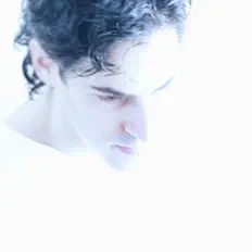 As Lonely As Dave Bowmanを聴いたり、ミュージックビデオを鑑賞したり、経歴やツアー日程などを確認したりしましょう！