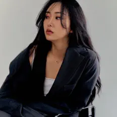 聆聽 Dorinn、觀看音樂影片、閱讀小傳、查看巡演日期等！