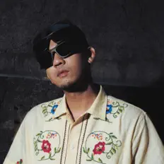 聆聽 馬克SAVAGE.M、觀看音樂影片、閱讀小傳、查看巡演日期等！
