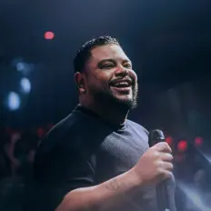 聆聽 Lukas Agustinho、觀看音樂影片、閱讀小傳、查看巡演日期等！
