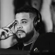 Poslechněte si interpreta Hazardis Soundz, sledujte hudební videa, přečtěte si životopis, podívejte se na data turné a další informace.