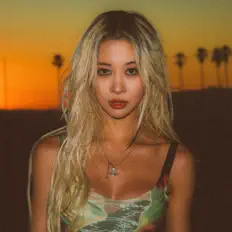 Dengarkan DAYOUNG, tonton video musik, baca bio, lihat tanggal tur & lainnya!