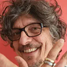 Listen to Pedro Luís, watch music videos, read bio, see tour dates & more!