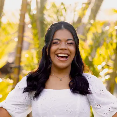 Listen to Larissa Santos, watch music videos, read bio, see tour dates & more!