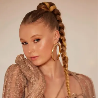 Listen to Таня Меженцева, watch music videos, read bio, see tour dates & more!