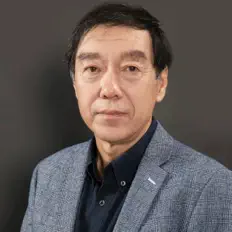 聆聽 楊勇、觀看音樂影片、閱讀小傳、查看巡演日期等！