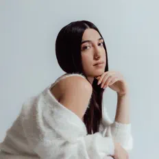 收听 Katerina、观看音乐视频、阅读小传、查看巡演日期等 ！