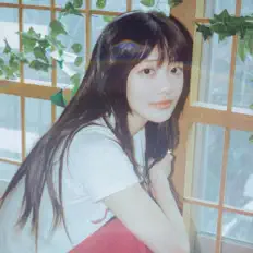 아루을(를) 듣고, 뮤직 비디오를 보고, 약력을 읽고, 투어 일정 등을 확인하세요!