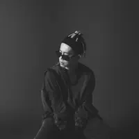 Hör dir undefined an, schau dir Musikvideos an, lies die Biografie, finde Tourdaten und mehr!