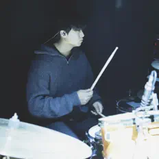 원양희을(를) 듣고, 뮤직 비디오를 보고, 약력을 읽고, 투어 일정 등을 확인하세요!