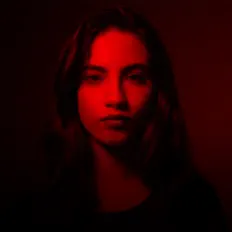 Leen Hayekを聴いたり、ミュージックビデオを鑑賞したり、経歴やツアー日程などを確認したりしましょう！
