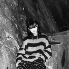 민경성을(를) 듣고, 뮤직 비디오를 보고, 약력을 읽고, 투어 일정 등을 확인하세요!