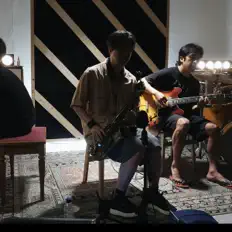 Dengarkan Teho, tonton video musik, baca bio, lihat tanggal tur & lainnya!