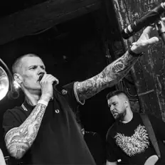 聆聽 Assenizator'ы、觀看音樂影片、閱讀小傳、查看巡演日期等！