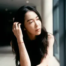 收听 Jinsil、观看音乐视频、阅读小传、查看巡演日期等 ！