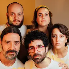 Listen to Cassete Pirata, watch music videos, read bio, see tour dates & more!