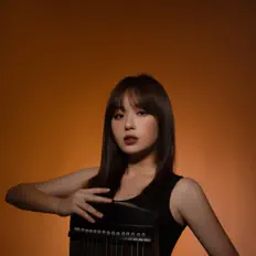 Ayaki Chiang सुनें, म्यूज़िक वीडियो देखें, बायो पढ़ें, दौरे की तारीखें और बहुत कुछ देखें!