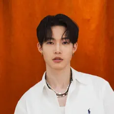 Ascolta VAN EL, guarda video musicali, leggi la biografia, vedi le date del tour & altro!